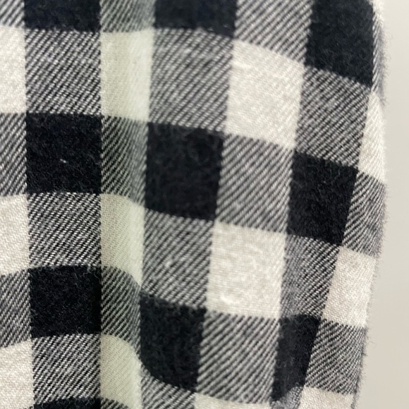 Tommy Hilfiger Black and White Plaid Women’s button down shirt - Picture 2 of 5